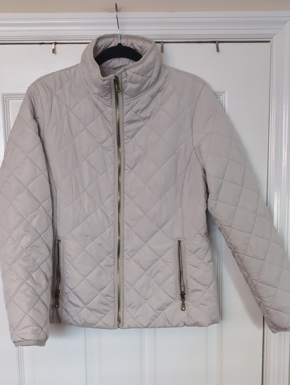 OLD NAVY  Quilted Cream Puffer Jacket with Gold Zippers